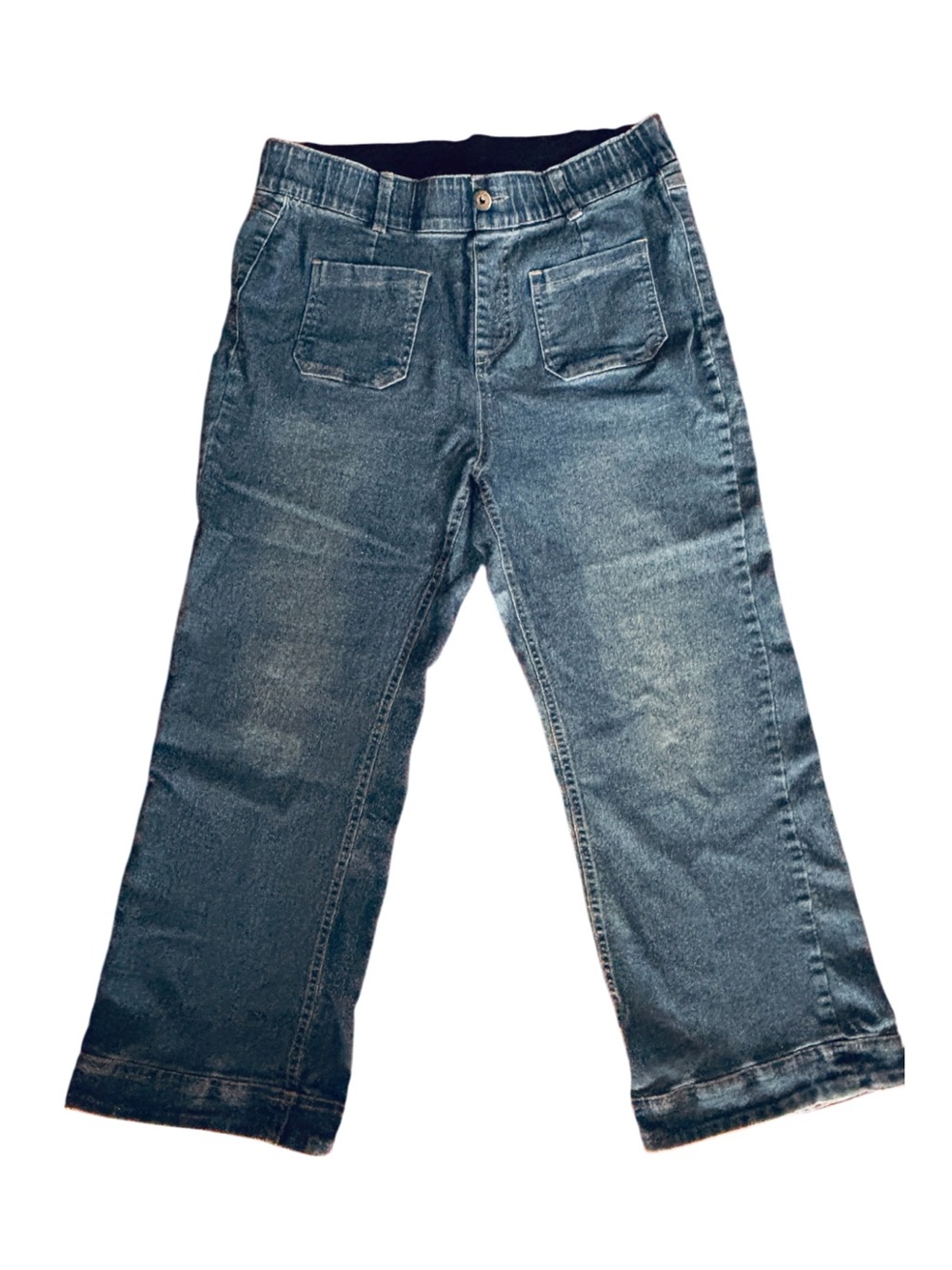Classic Denim blue croped jeans with a relaxed fit  and elastic band